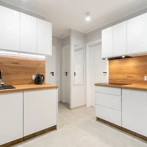 https://pokoje-sztormowa-8c.sopothotels.com